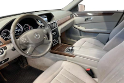 harmaa Mercedes-Benz E 2013 kuva 6.