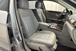 harmaa Mercedes-Benz E 2013 kuva 11.