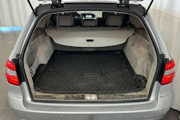 harmaa Mercedes-Benz E 2013 kuva 13.