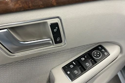 harmaa Mercedes-Benz E 2013 kuva 16.