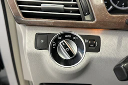 harmaa Mercedes-Benz E 2013 kuva 18.