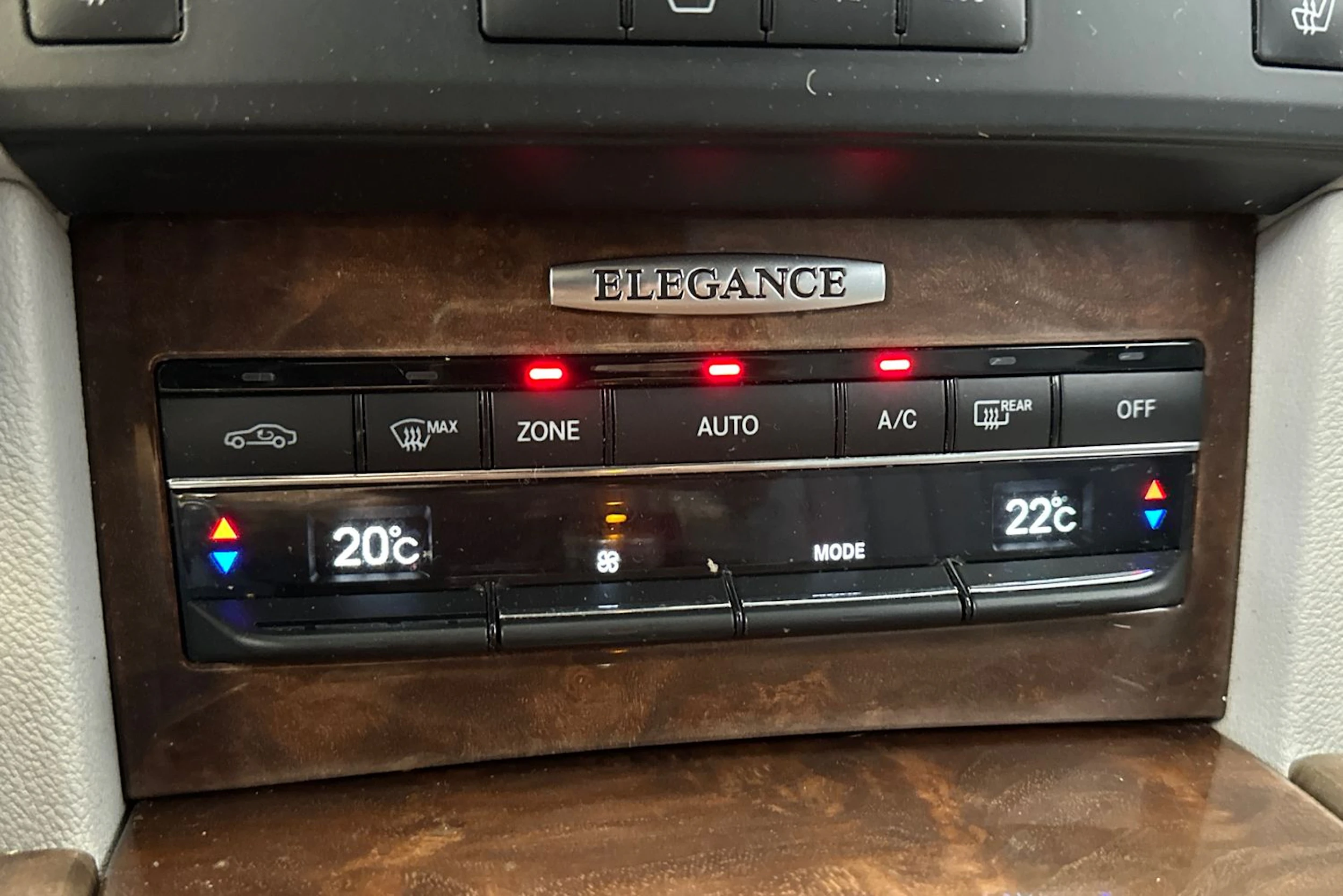 harmaa Mercedes-Benz E 2013 kuva 24.
