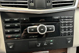 harmaa Mercedes-Benz E 2013 kuva 25.
