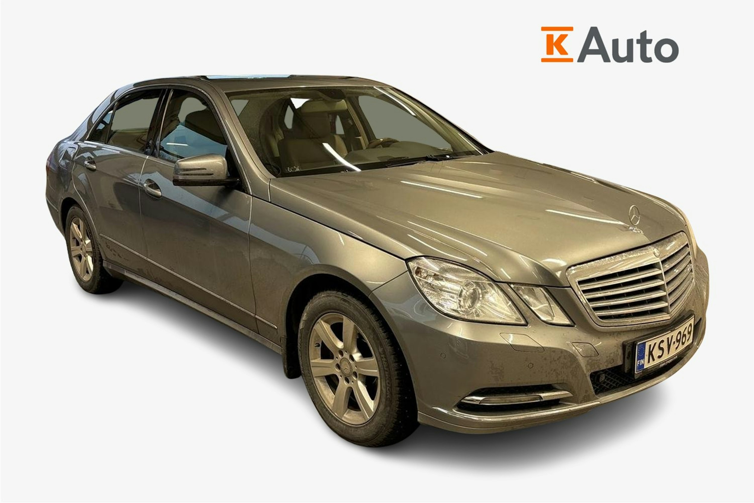 harmaa Mercedes-Benz E 2013 kuva 1.