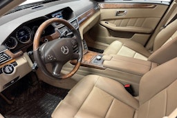 harmaa Mercedes-Benz E 2013 kuva 3.