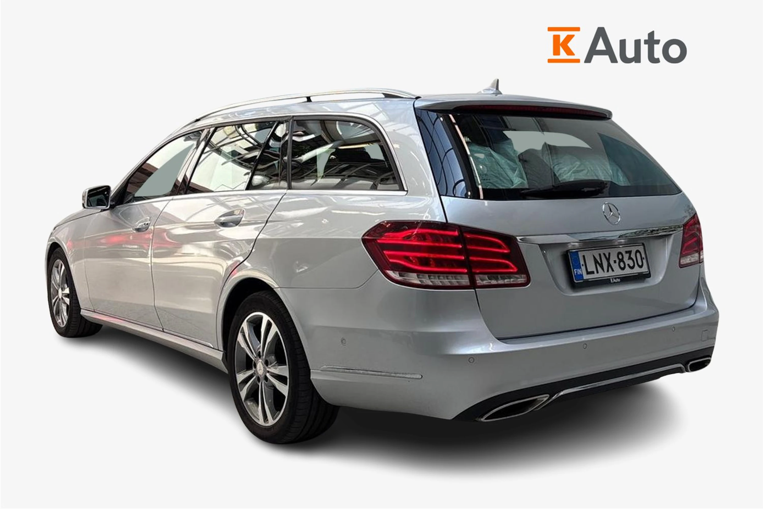 harmaa Mercedes-Benz E 2013 kuva 2.