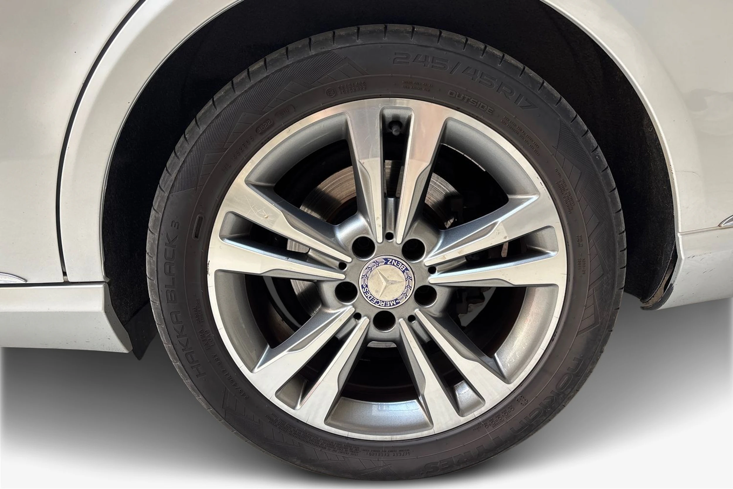 harmaa Mercedes-Benz E 2013 kuva 9.