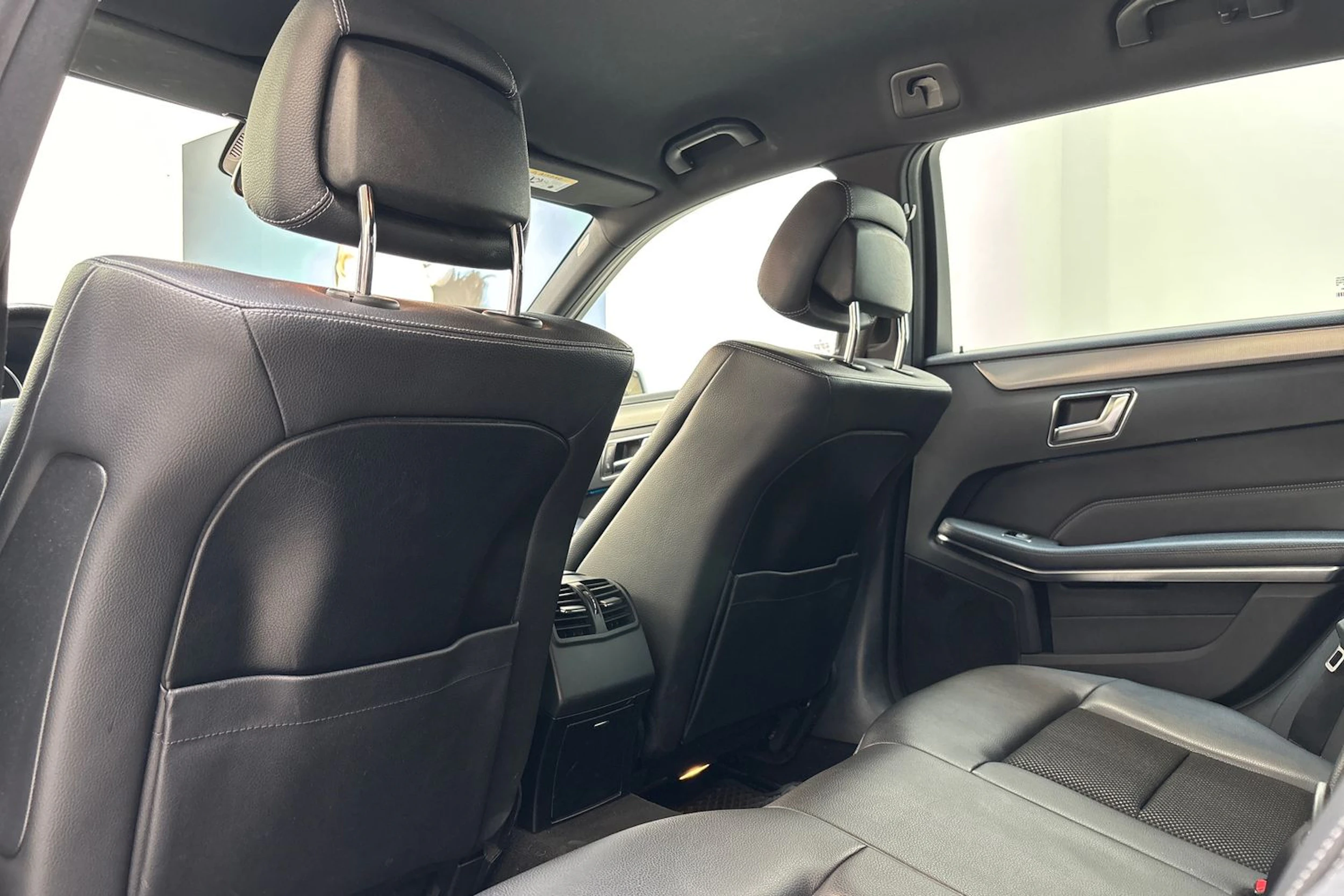 harmaa Mercedes-Benz E 2013 kuva 15.