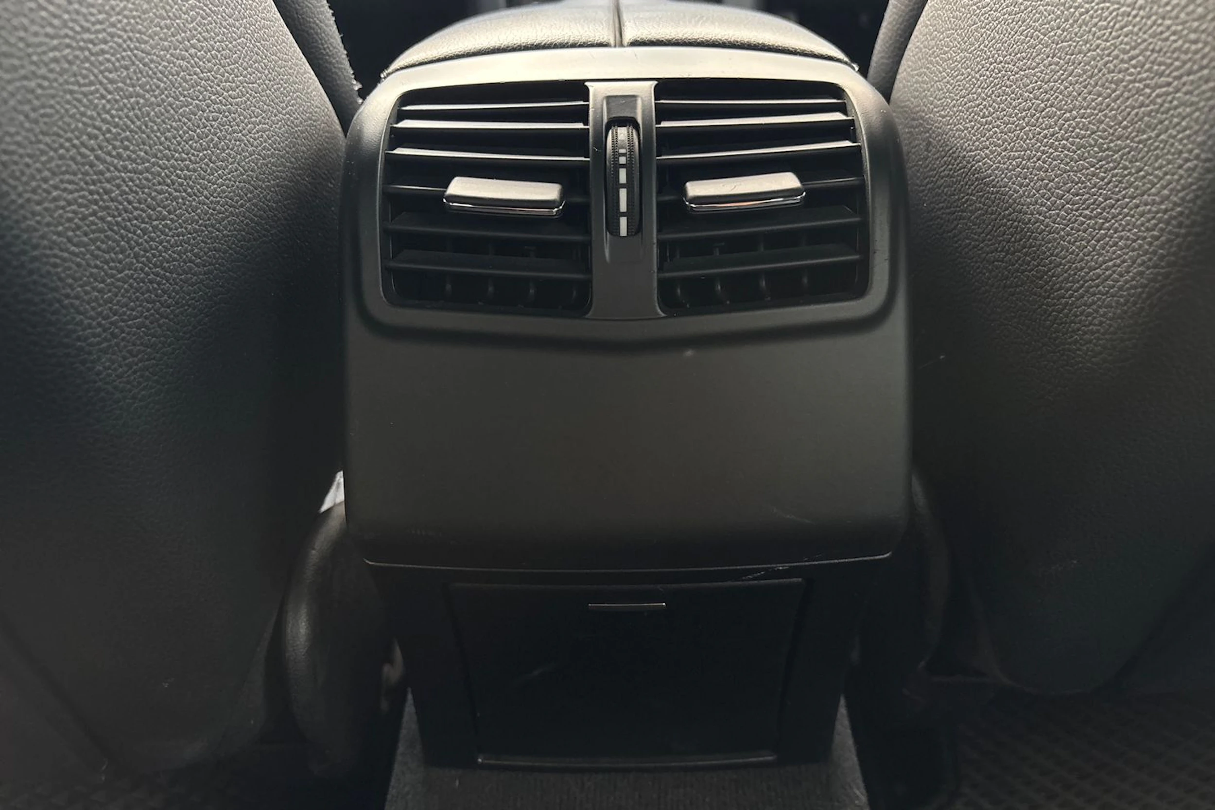 harmaa Mercedes-Benz E 2013 kuva 16.