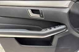 harmaa Mercedes-Benz E 2013 kuva 18.