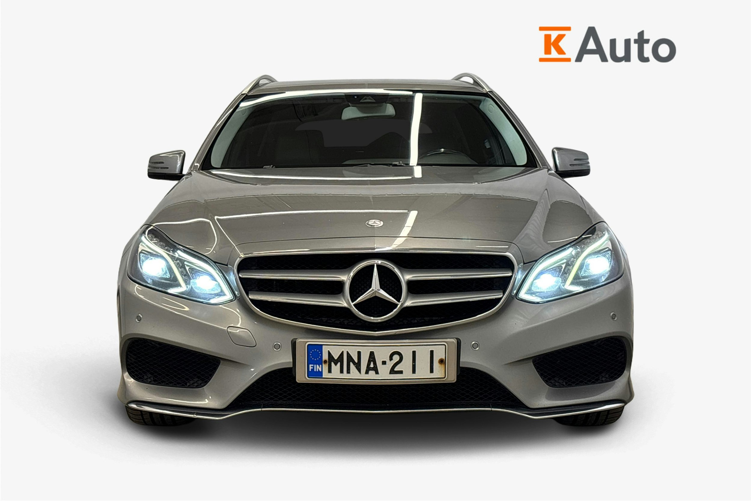 harmaa Mercedes-Benz E 2013 kuva 5.