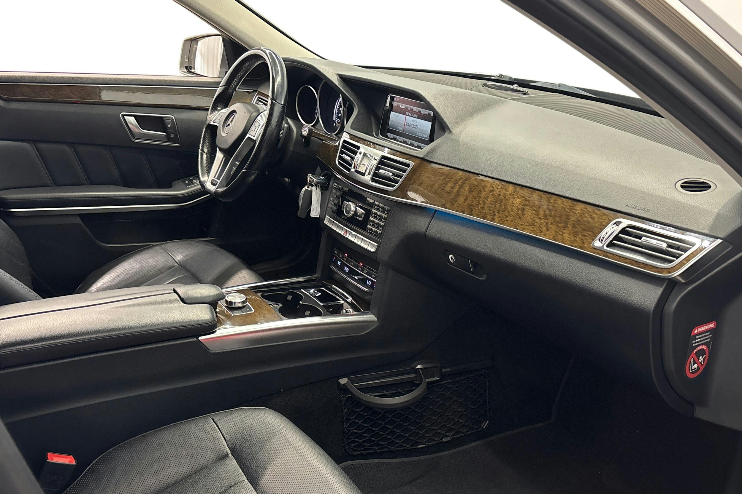 harmaa Mercedes-Benz E 2013 kuva 9.