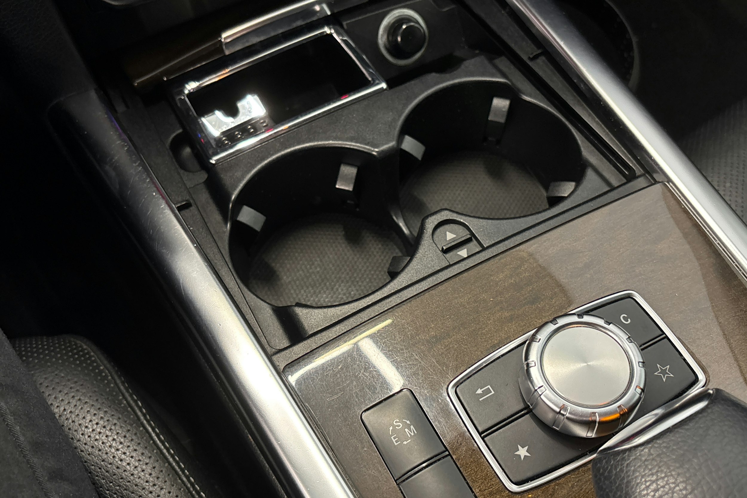 harmaa Mercedes-Benz E 2013 kuva 27.