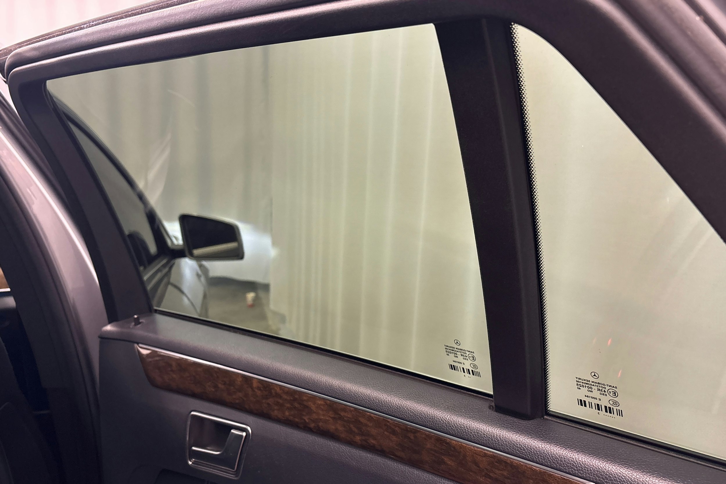 harmaa Mercedes-Benz E 2013 kuva 41.