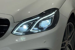 valkoinen Mercedes-Benz E 2013 kuva 16.