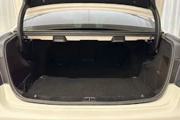 valkoinen Mercedes-Benz E 2013 kuva 18.