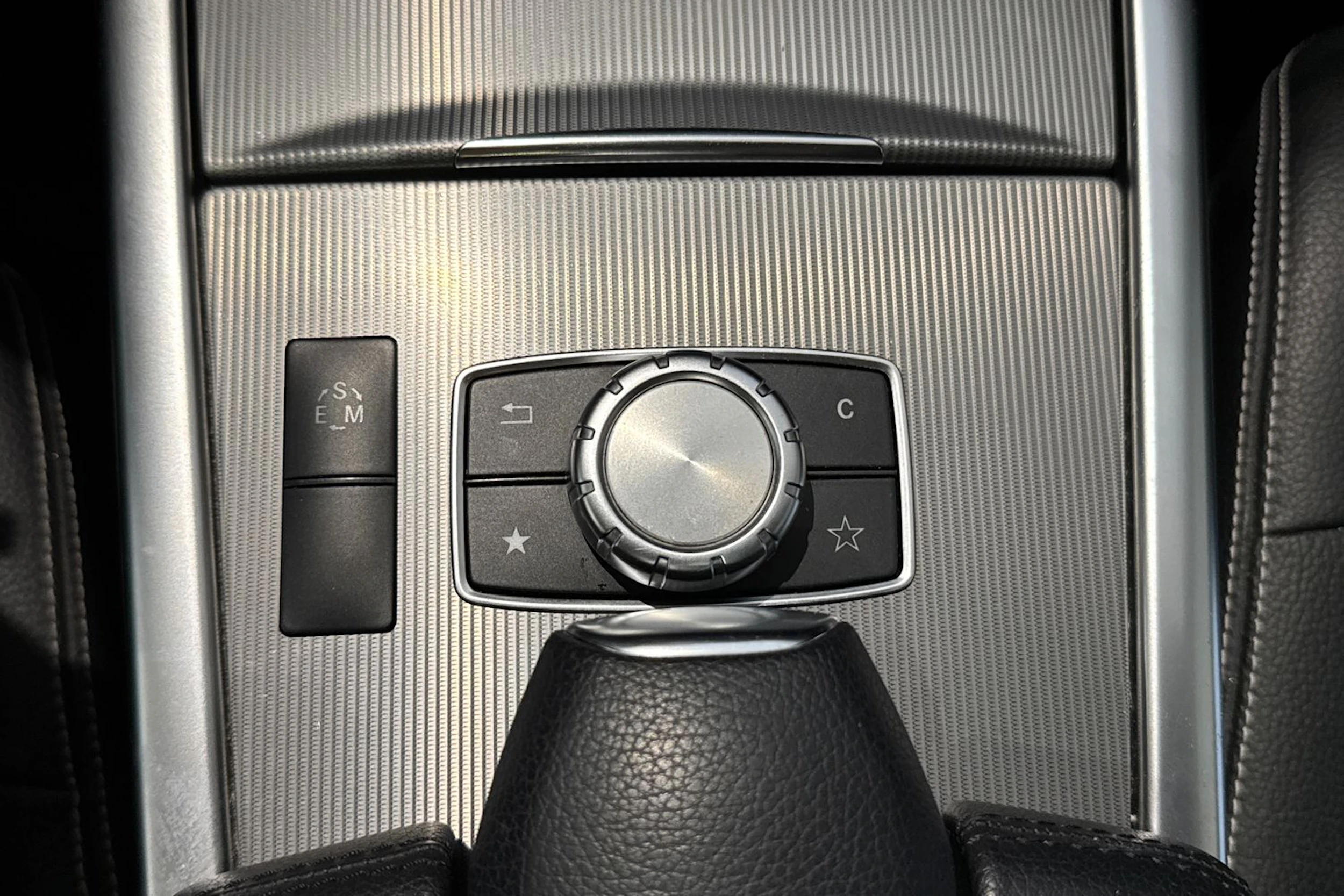 valkoinen Mercedes-Benz E 2013 kuva 27.