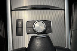 valkoinen Mercedes-Benz E 2013 kuva 27.