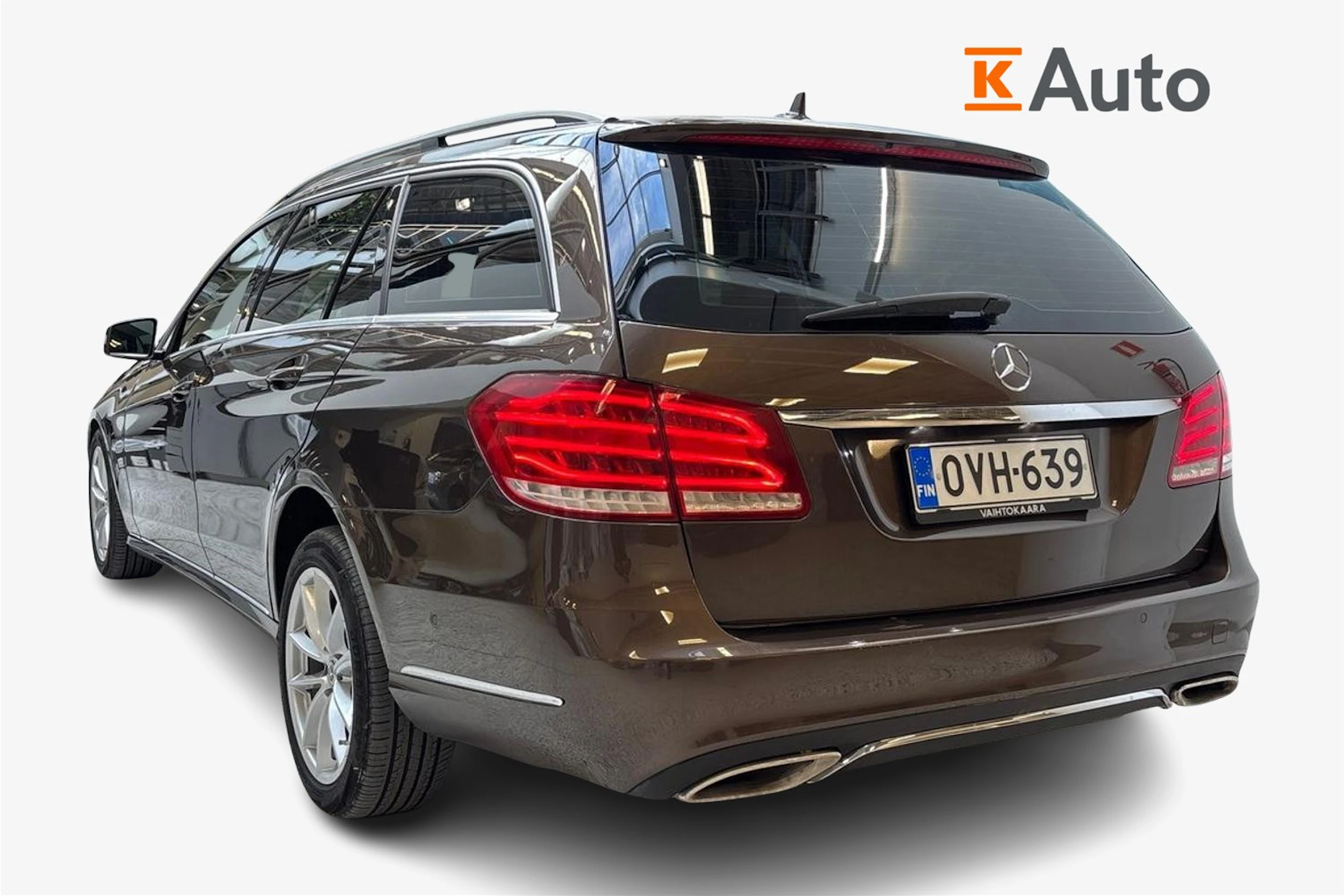 ruskea (beige) Mercedes-Benz E 2013 kuva 3.