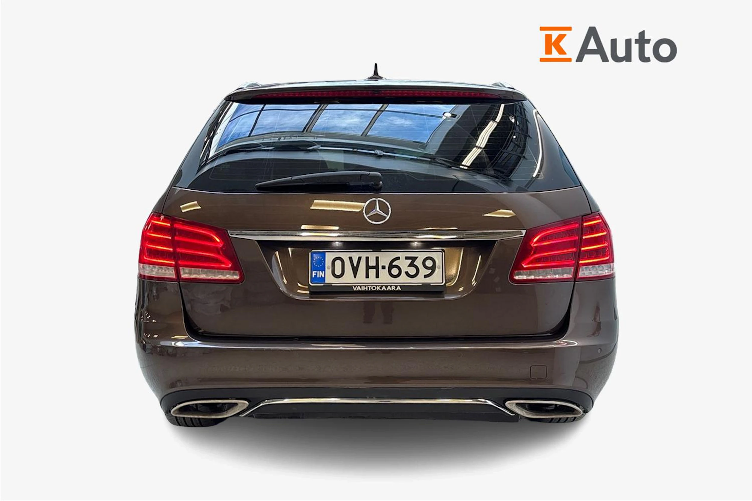 ruskea (beige) Mercedes-Benz E 2013 kuva 4.