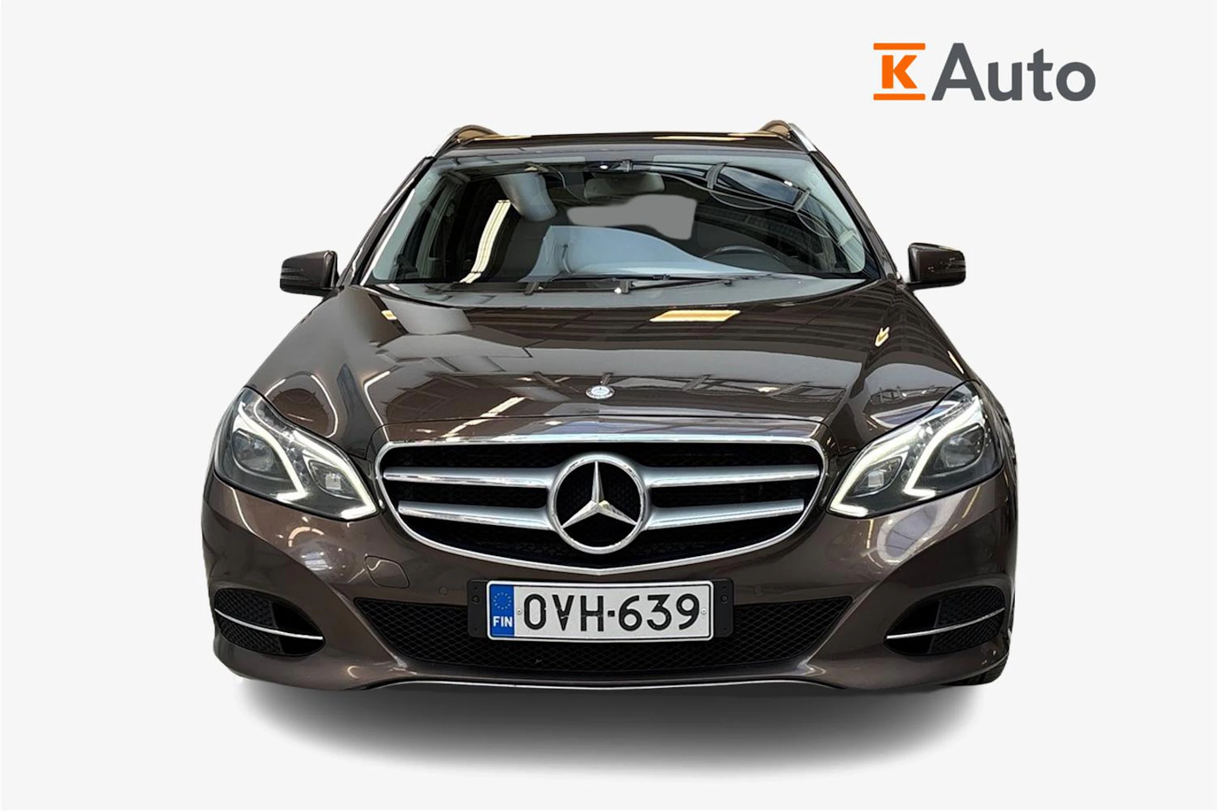 ruskea (beige) Mercedes-Benz E 2013 kuva 5.