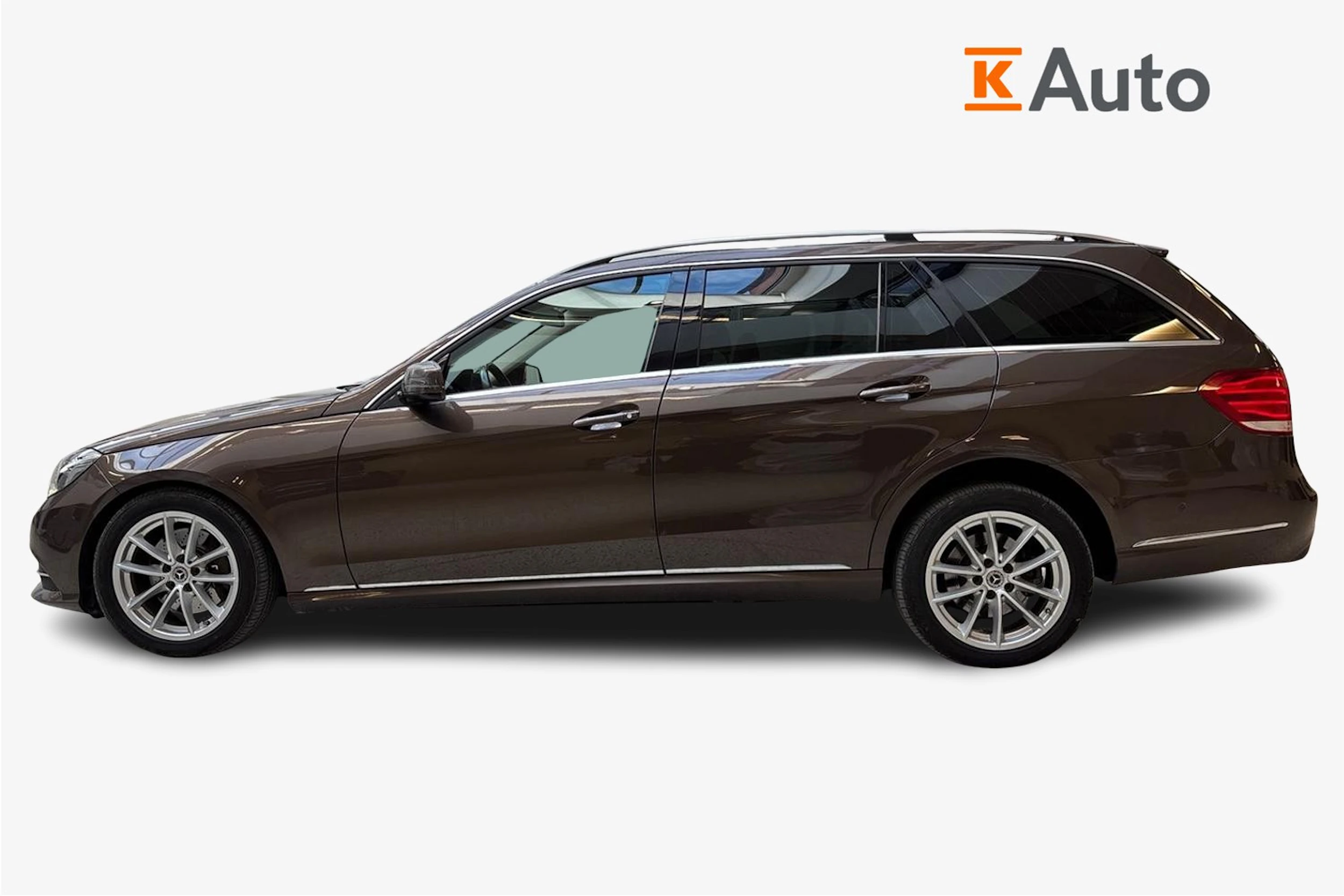 ruskea (beige) Mercedes-Benz E 2013 kuva 7.