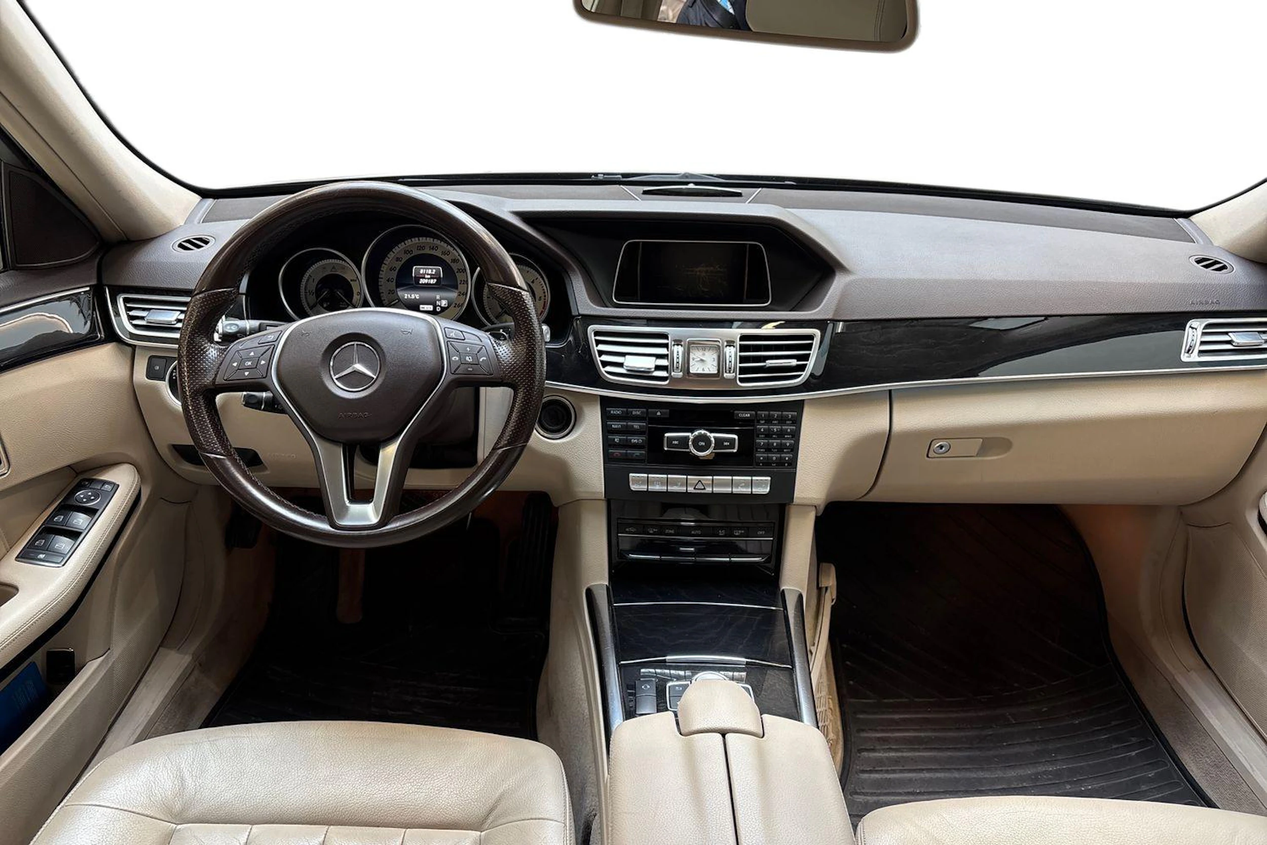 ruskea (beige) Mercedes-Benz E 2013 kuva 9.