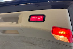 ruskea (beige) Mercedes-Benz E 2013 kuva 17.