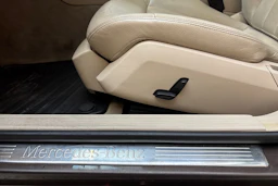 ruskea (beige) Mercedes-Benz E 2013 kuva 20.
