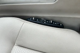 ruskea (beige) Mercedes-Benz E 2013 kuva 5.