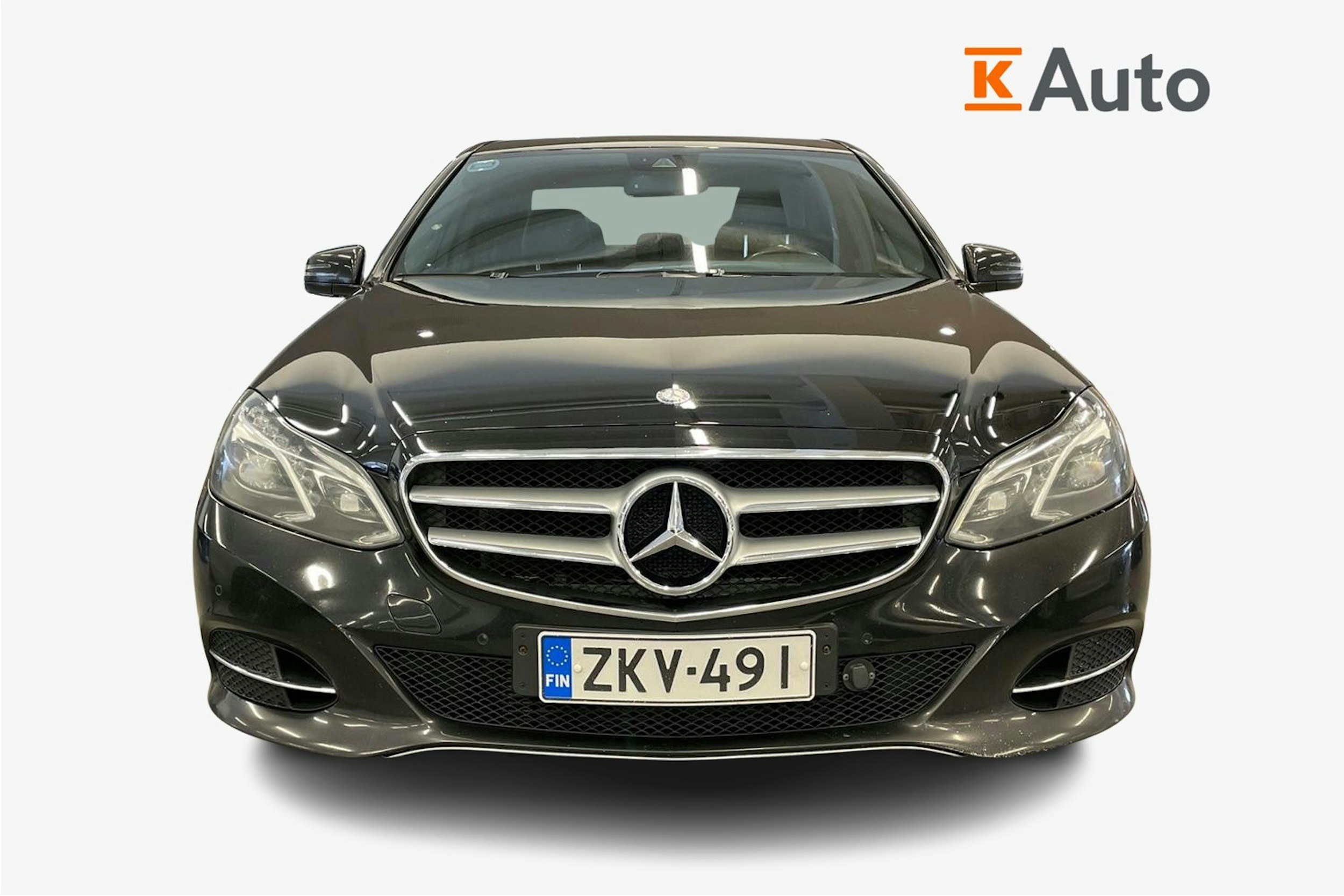 Musta Mercedes-Benz E 2013 kuva 4.