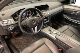 Musta Mercedes-Benz E 2013 kuva 6.