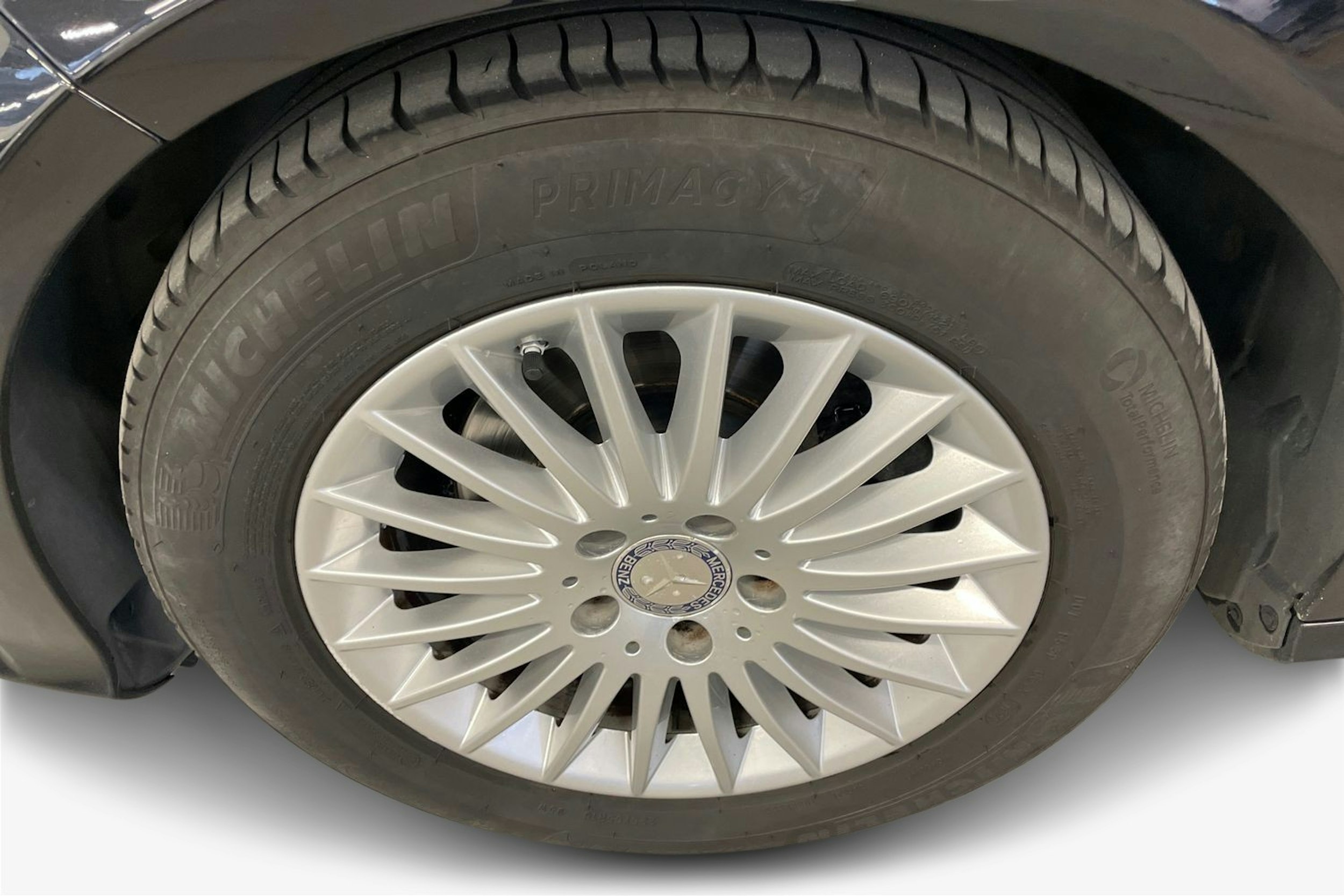 Musta Mercedes-Benz E 2013 kuva 9.