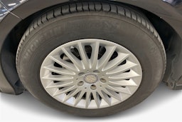 Musta Mercedes-Benz E 2013 kuva 9.