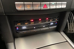 Musta Mercedes-Benz E 2013 kuva 13.