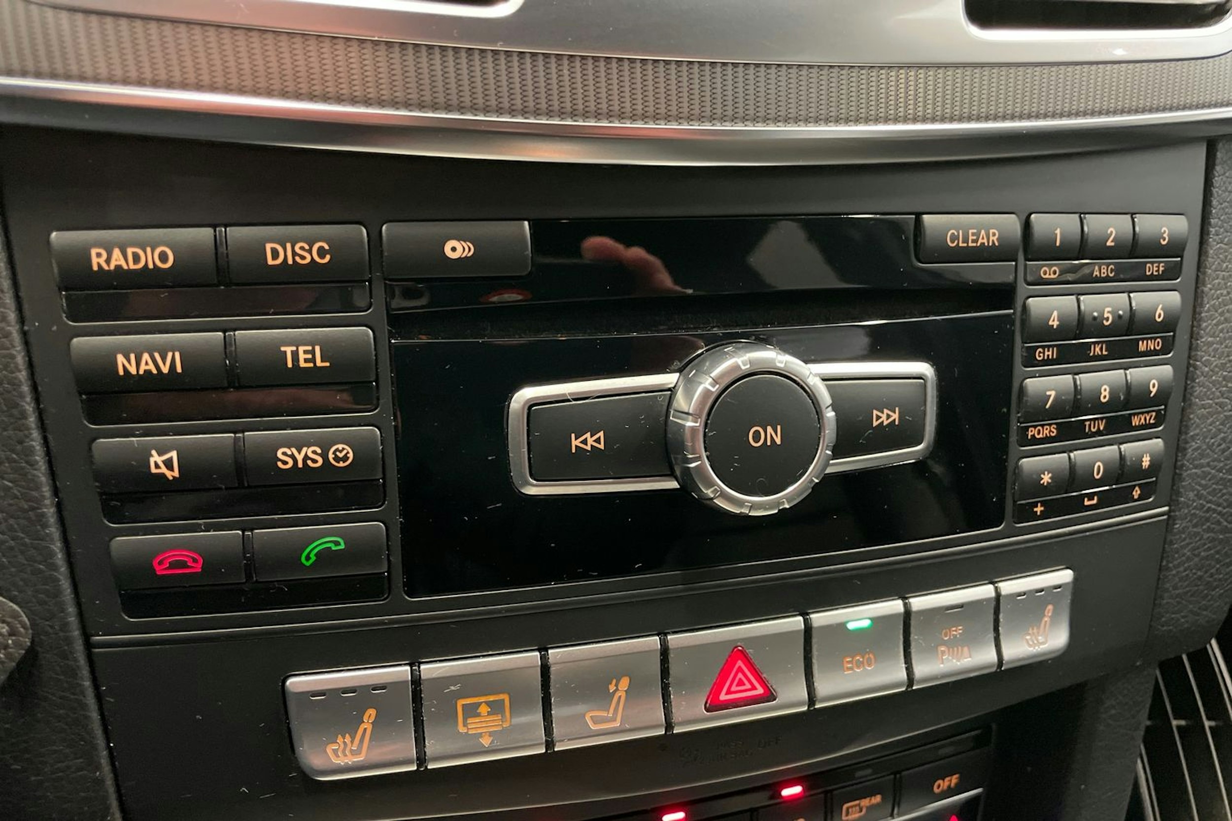Musta Mercedes-Benz E 2013 kuva 14.