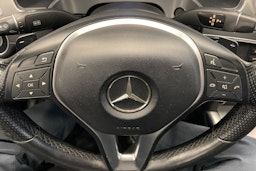 Musta Mercedes-Benz E 2013 kuva 19.