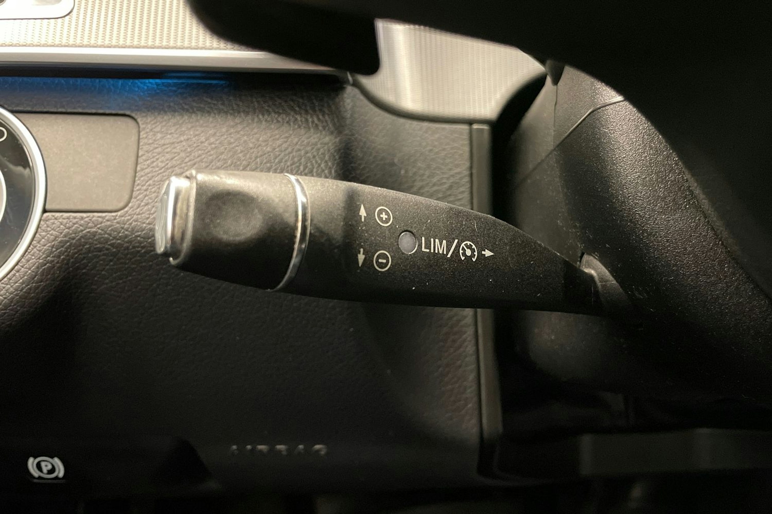 Musta Mercedes-Benz E 2013 kuva 20.