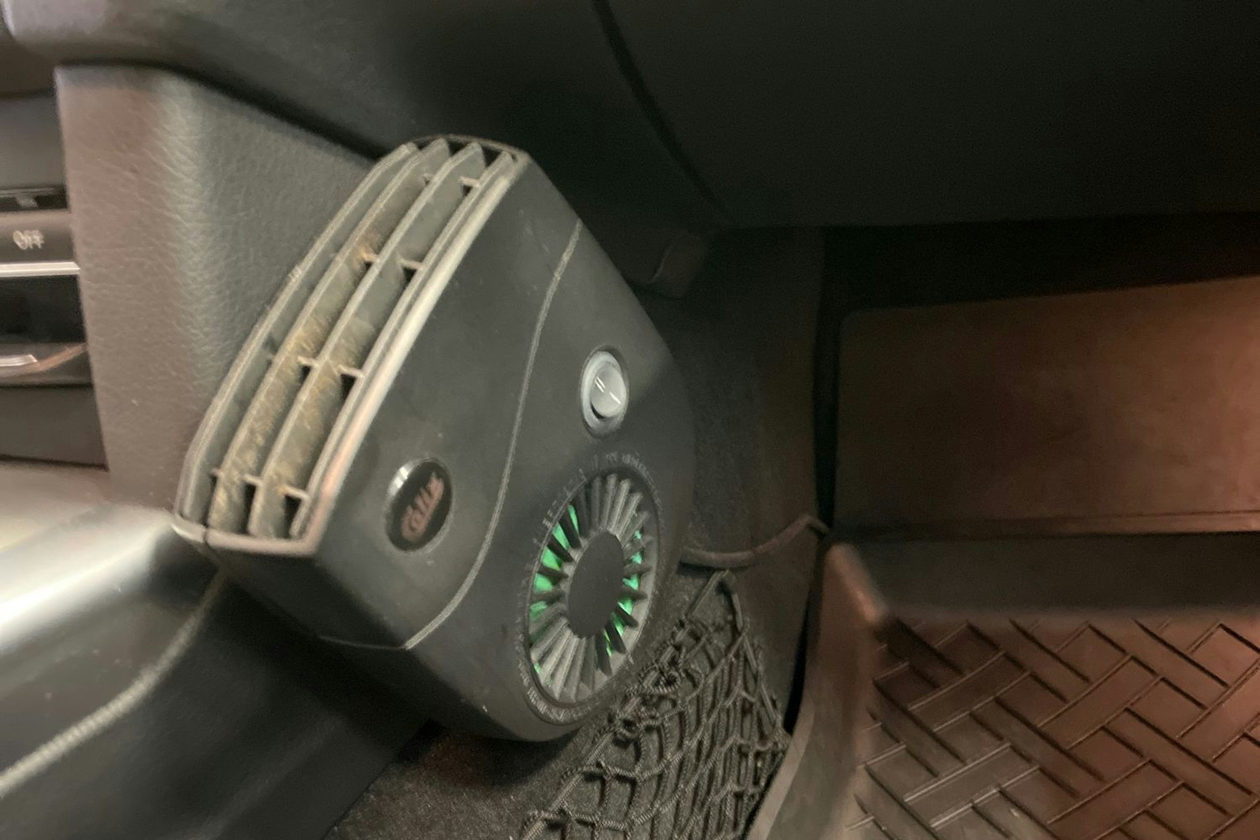 Musta Mercedes-Benz E 2013 kuva 22.