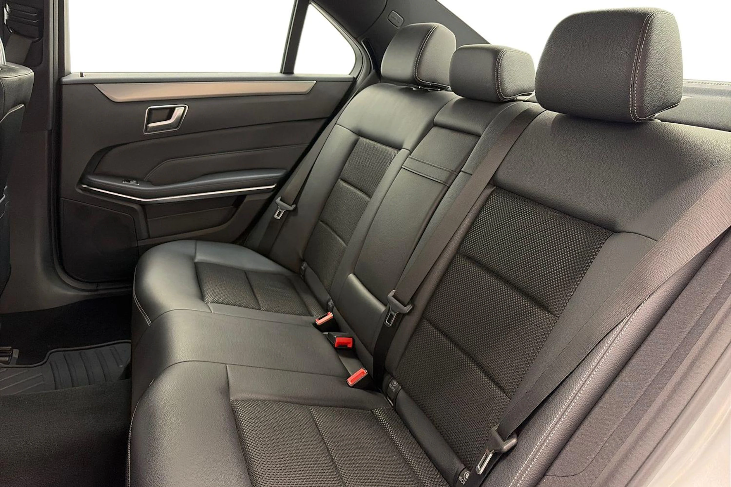 harmaa Mercedes-Benz E 2014 kuva 11.