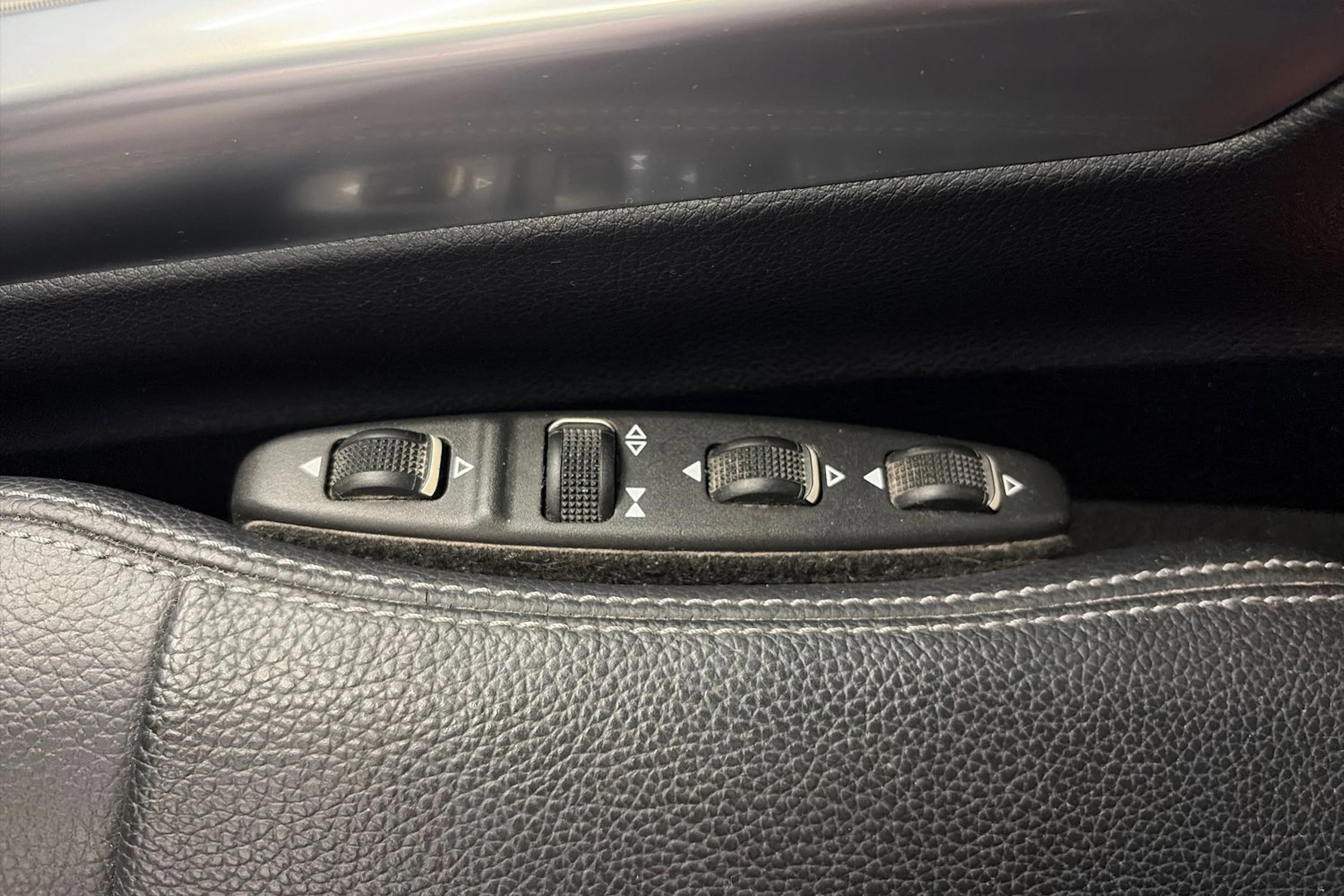 harmaa Mercedes-Benz E 2014 kuva 18.