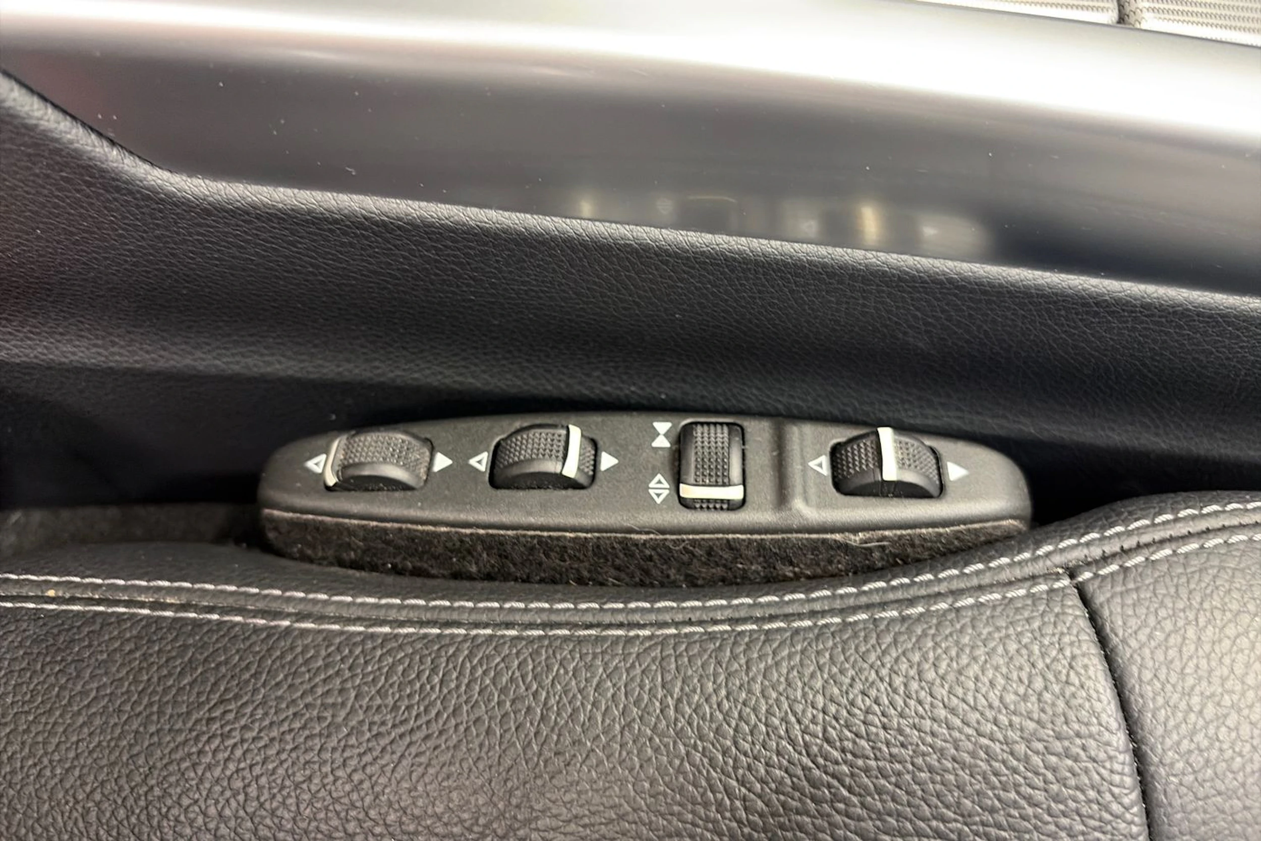 harmaa Mercedes-Benz E 2014 kuva 20.