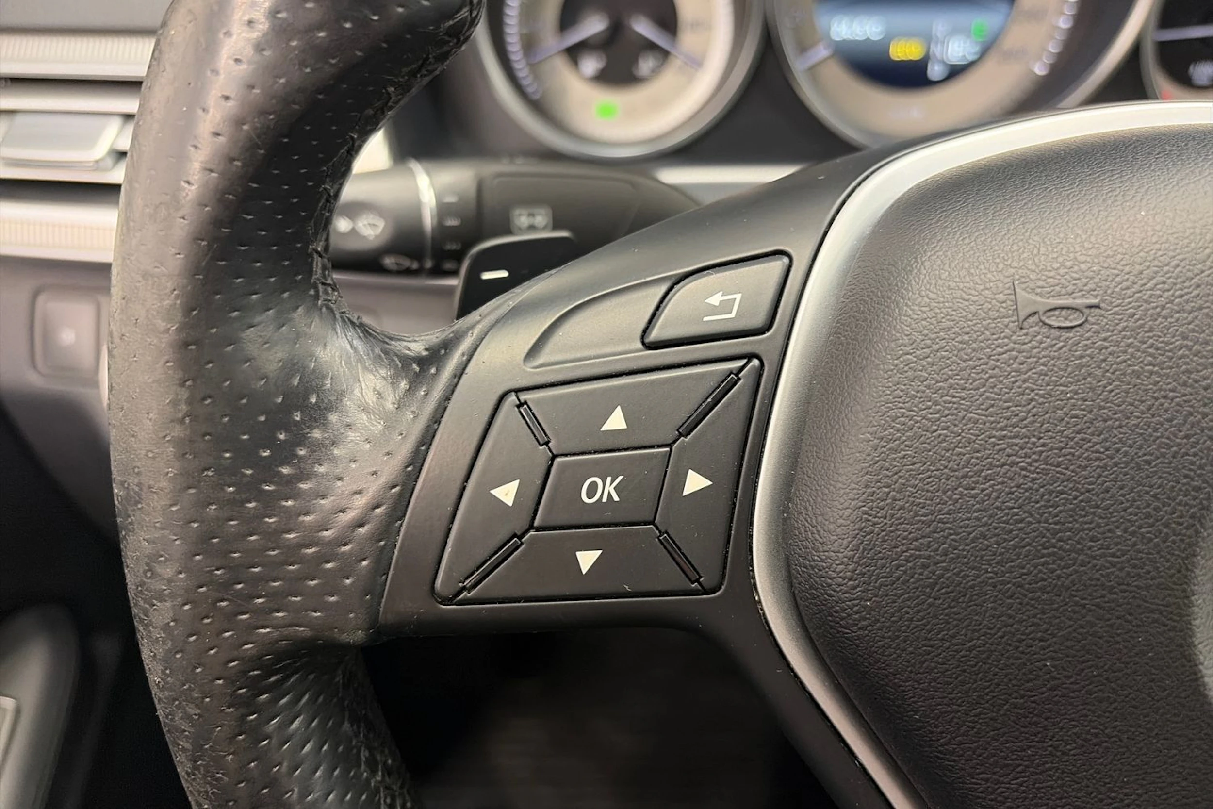 harmaa Mercedes-Benz E 2014 kuva 22.