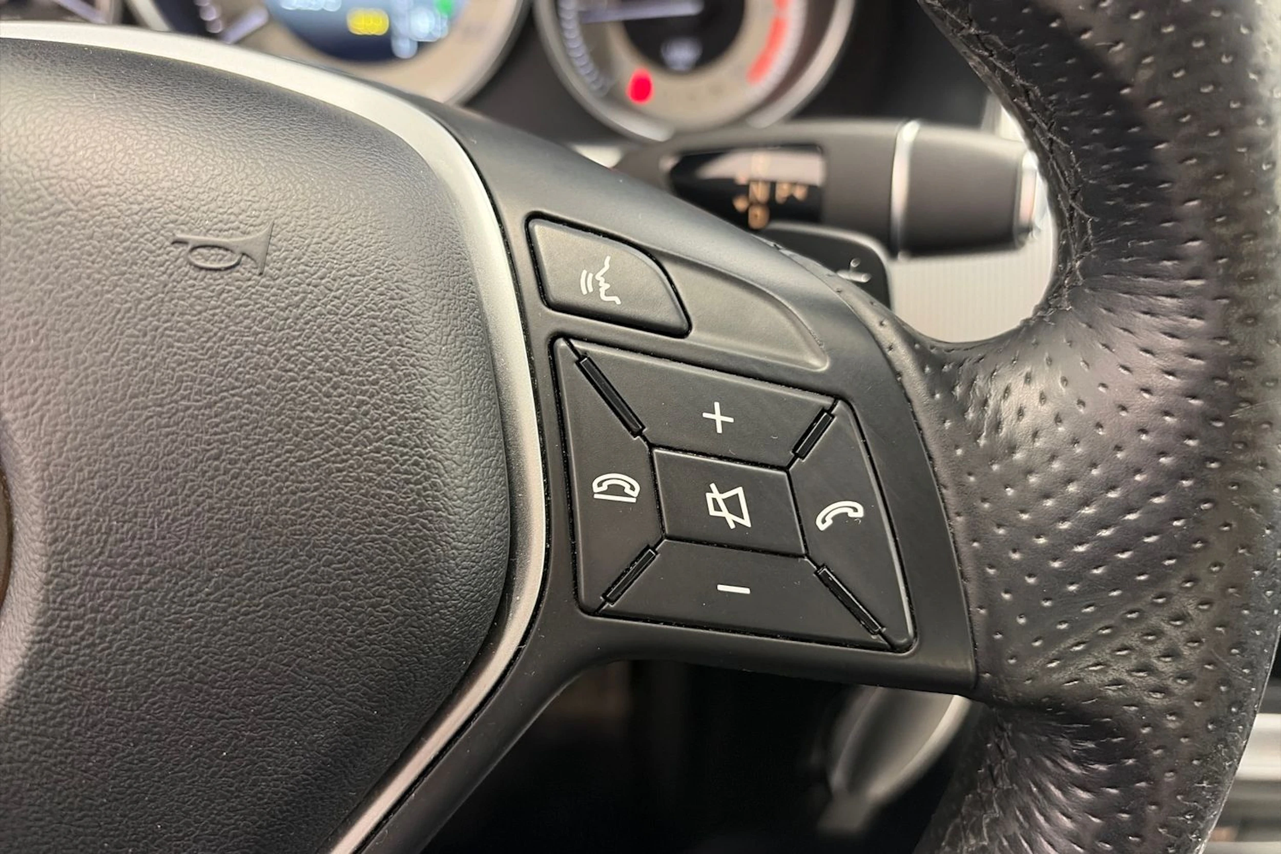 harmaa Mercedes-Benz E 2014 kuva 23.