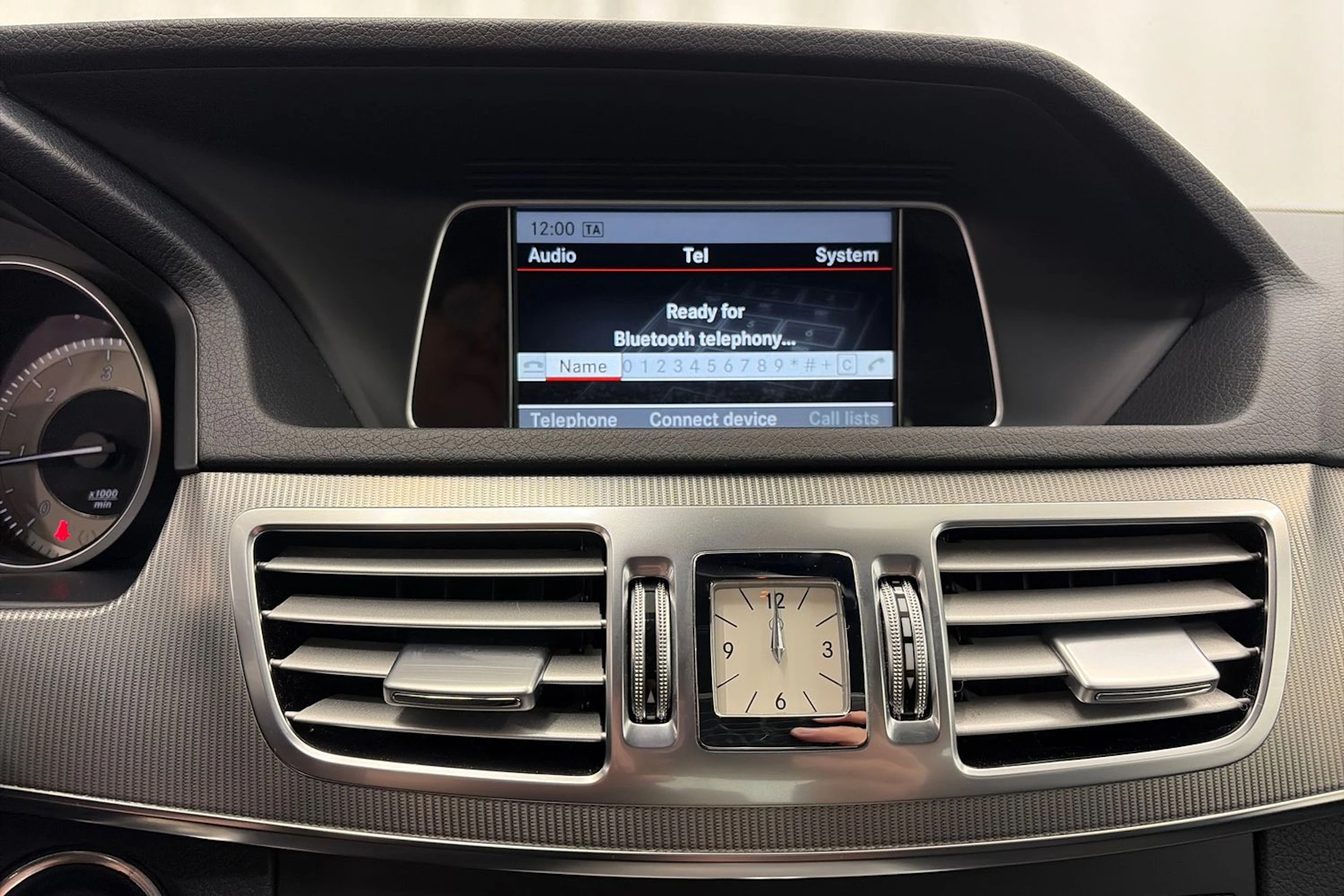 harmaa Mercedes-Benz E 2014 kuva 25.