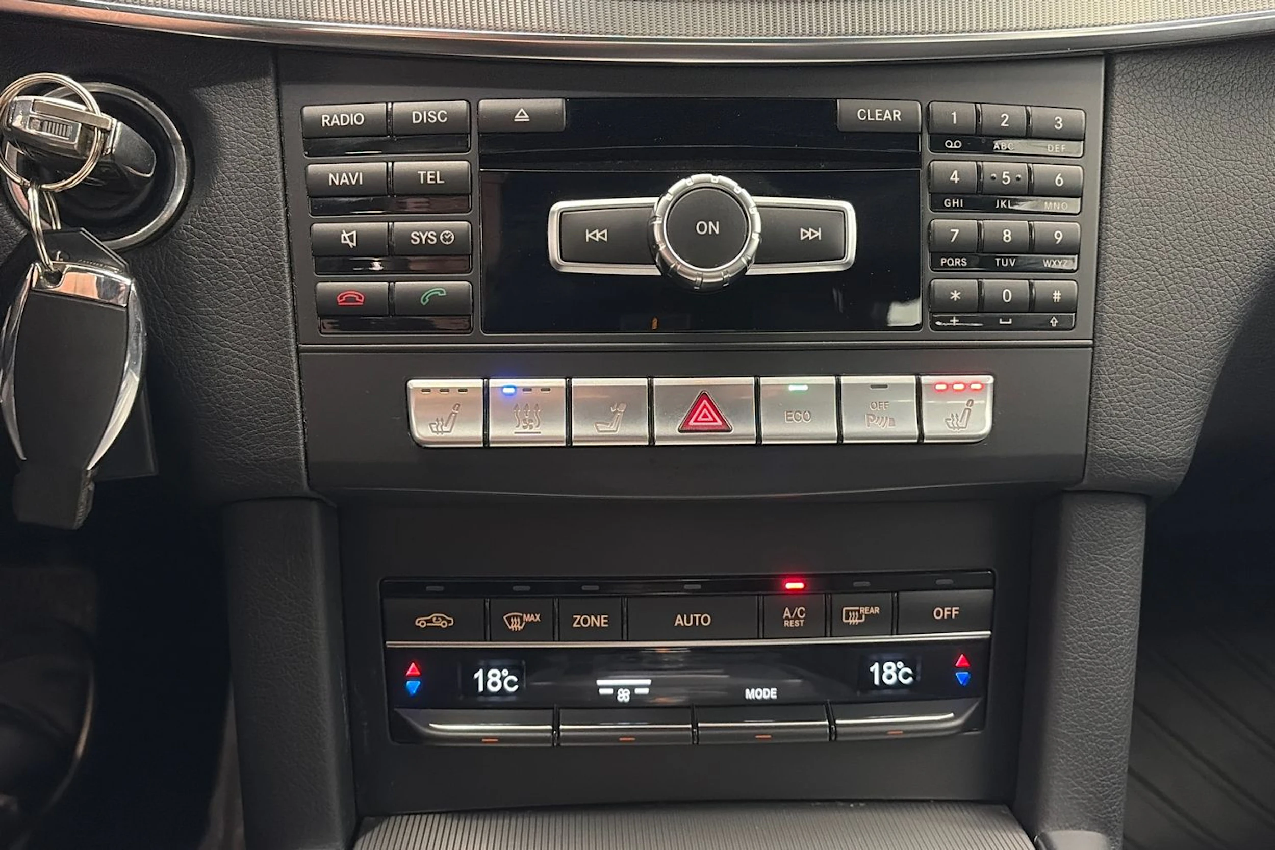 harmaa Mercedes-Benz E 2014 kuva 27.