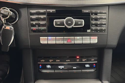 harmaa Mercedes-Benz E 2014 kuva 27.