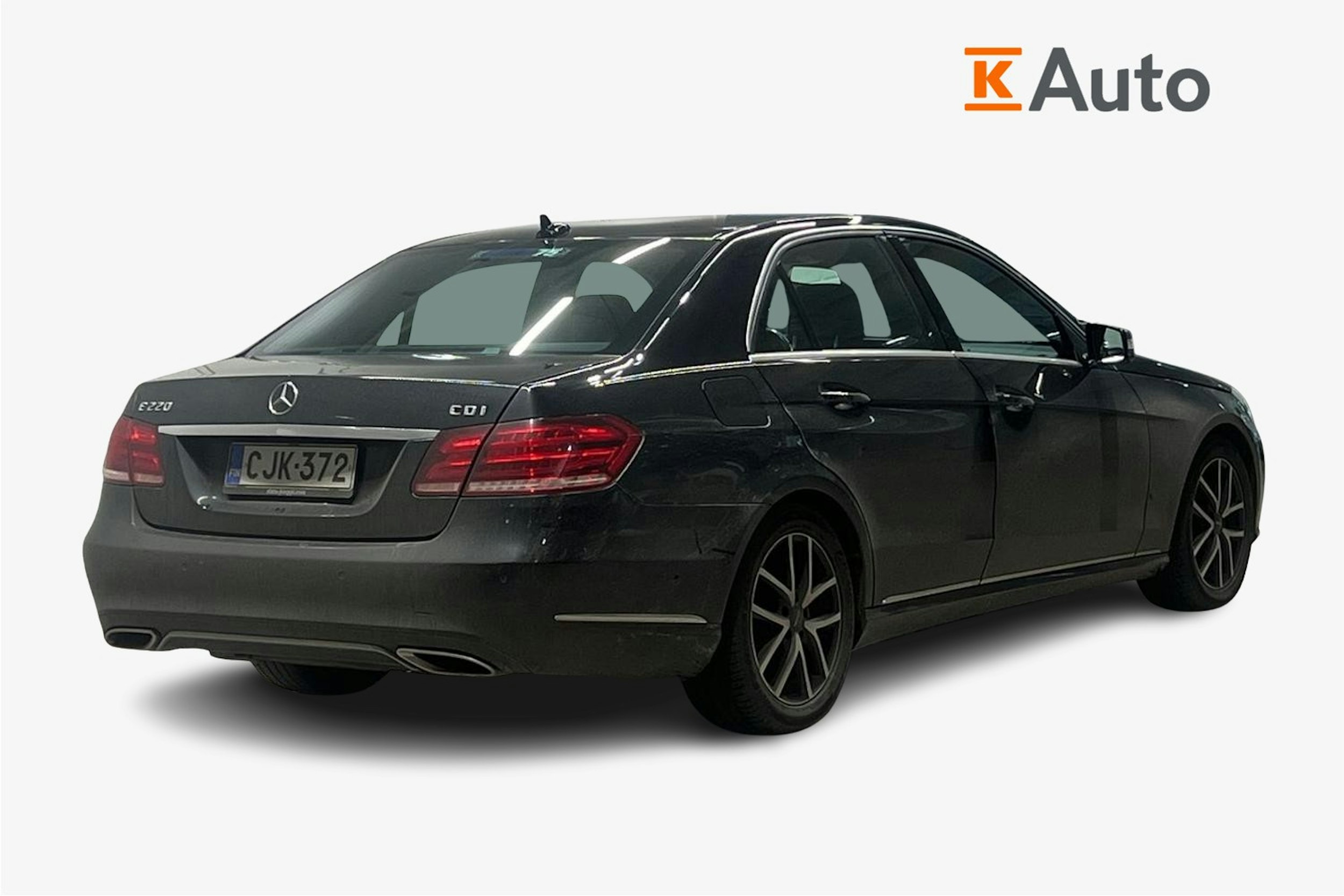 Musta Mercedes-Benz E 2014 kuva 2.
