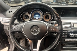 Musta Mercedes-Benz E 2014 kuva 13.