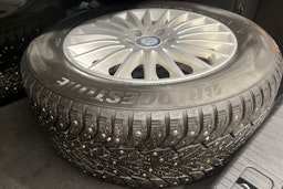 Musta Mercedes-Benz E 2014 kuva 18.